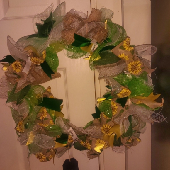 Hand Made Wreath - Picture 3 of 3